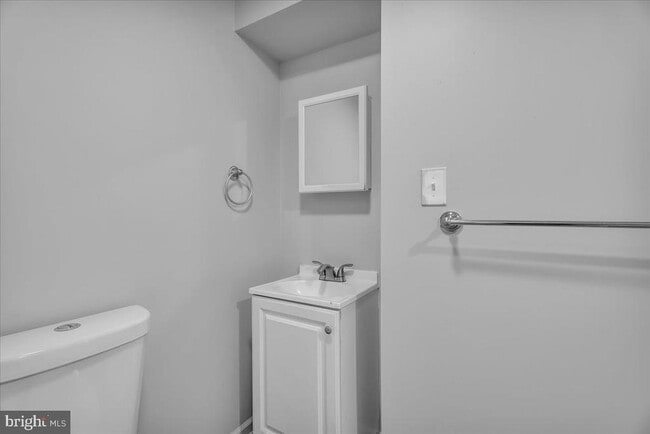 Building Photo - 318 10th St