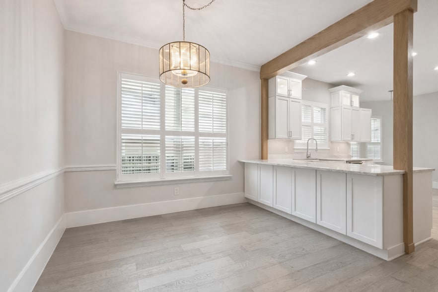 Building Photo - 1441 Place Vendome