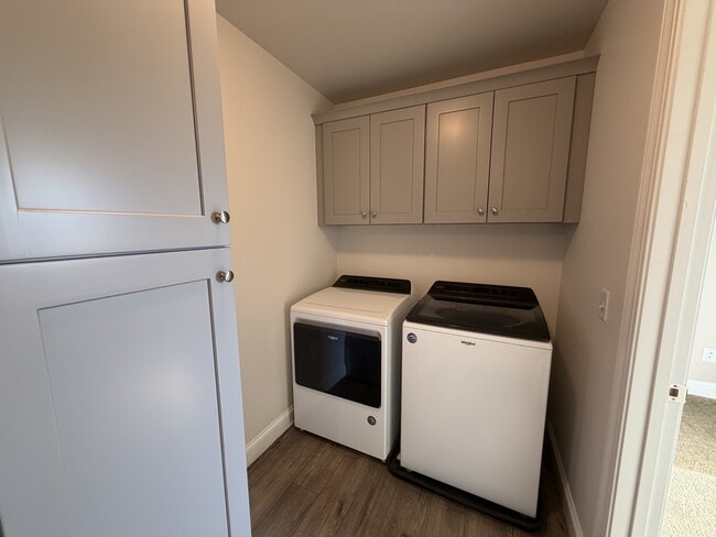 Building Photo - 1405 Harmony Ct