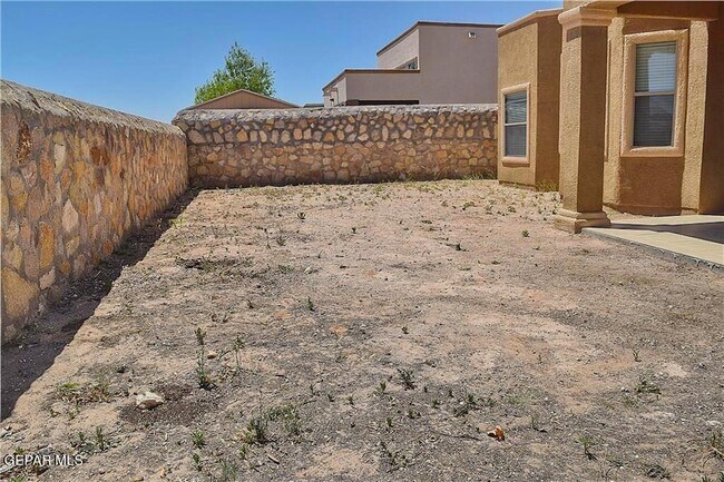 Building Photo - 14016 Rainbow Point Dr