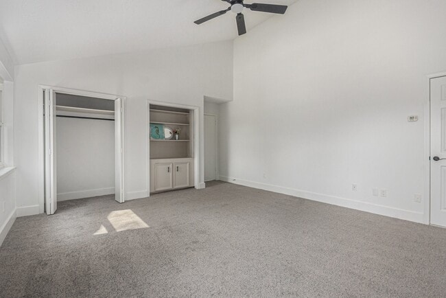 Building Photo - 4334 Lake Grove Dr