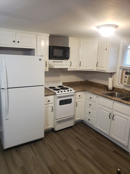 Building Photo - 1107 Acklen Ave