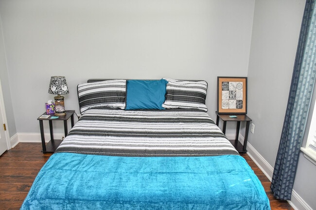 Building Photo - 2546 Bascom Dr