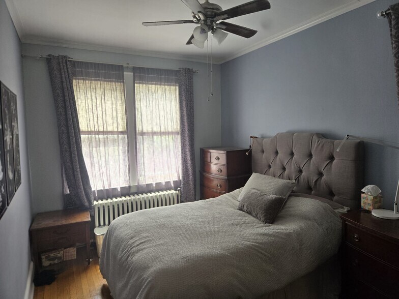 Building Photo - 63 68th St