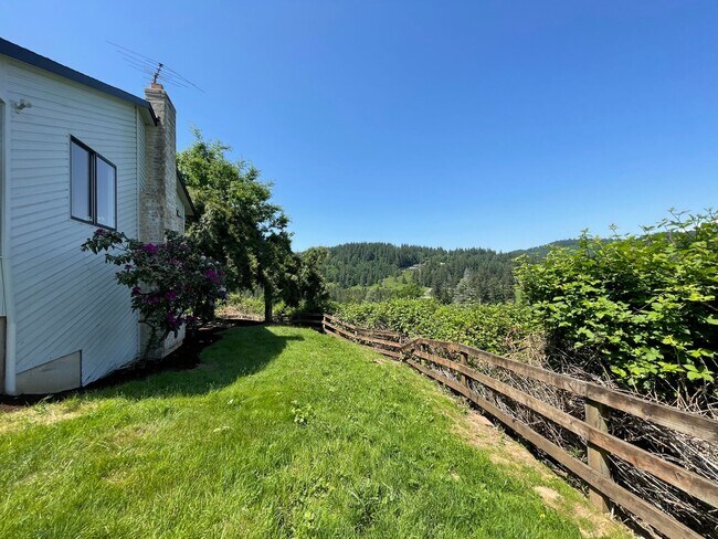 Building Photo - Private Valley Remodeled Home In Damascus 3Bd/2.5Ba with Basement!!! Beautiful Deck with Amazing ...