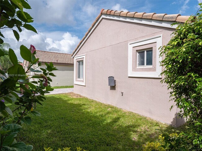 Building Photo - 1524 Canary Island Dr