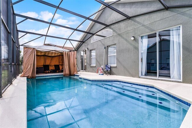 Building Photo - 616 Corvina Dr