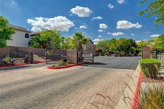 Building Photo - 5536 Danforth Ave