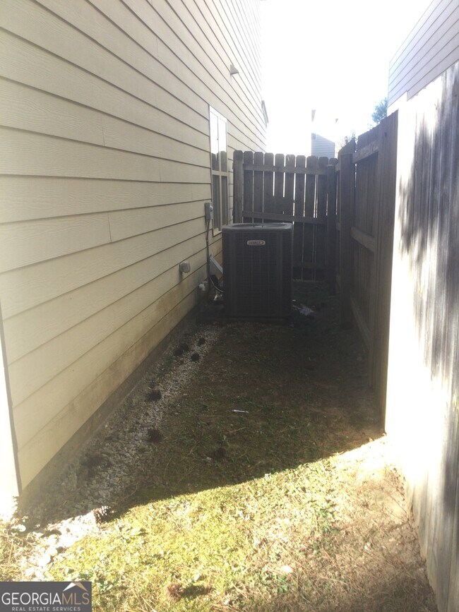 Building Photo - 338 Lauren Dr