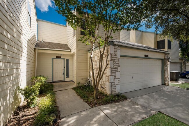 Building Photo - 8548 Echo Creek Ln