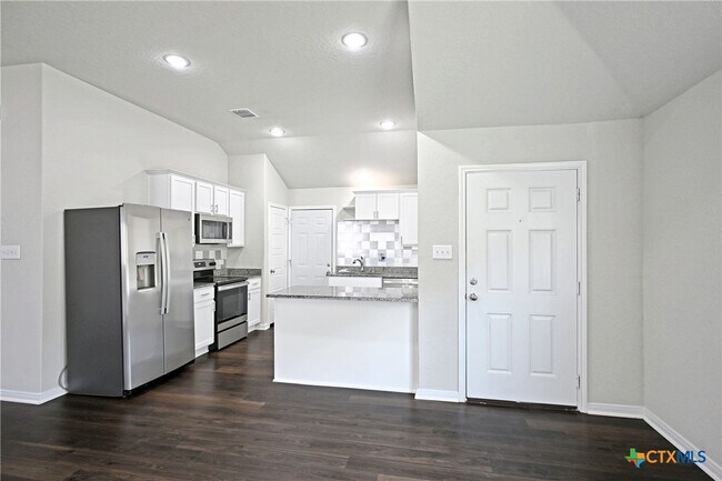 Building Photo - 2973 Greenbriar Rd