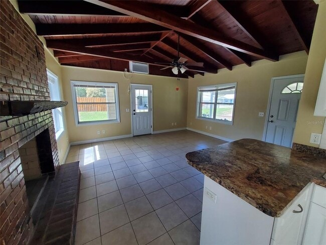 Building Photo - 37646 Hendley Ave