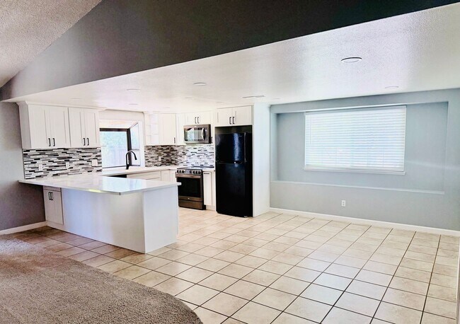 Building Photo - Beautiful Home in Atwater with Solar