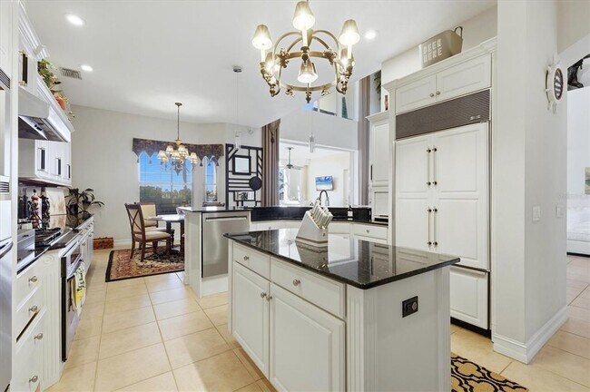 Building Photo - 1007 3rd St E