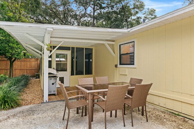 Building Photo - 1844 NW 42nd Ave