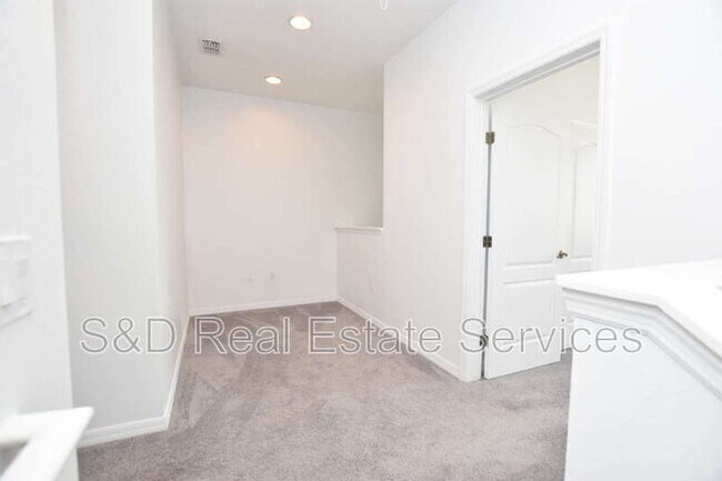 Building Photo - 6352 Sedgeford Dr