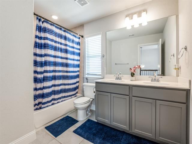 Building Photo - 916 Azure Ln
