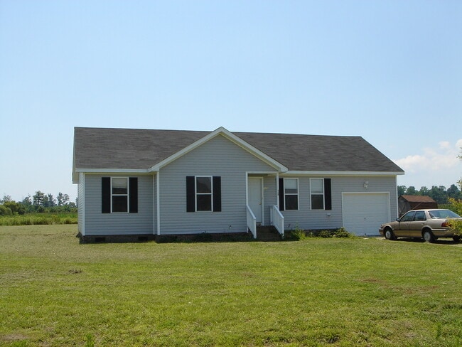 Building Photo - Great Location for VA Commuter/ Camden Cou...