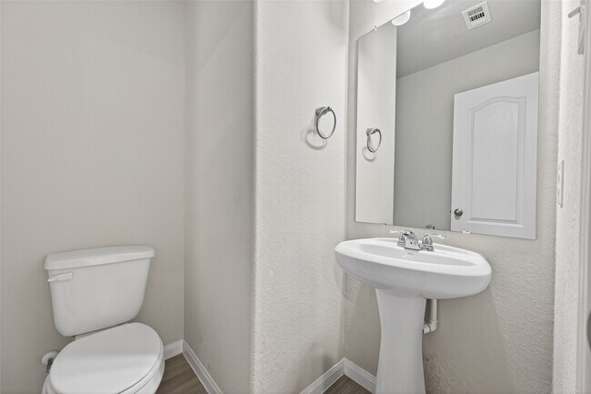 Building Photo - 940 21st St