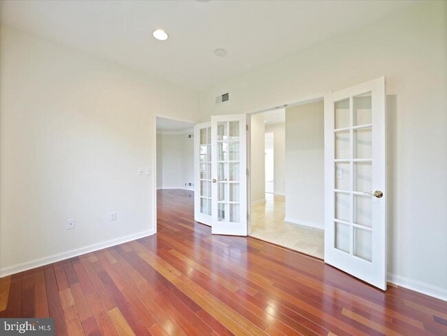 Building Photo - 3271 St Andrews Dr