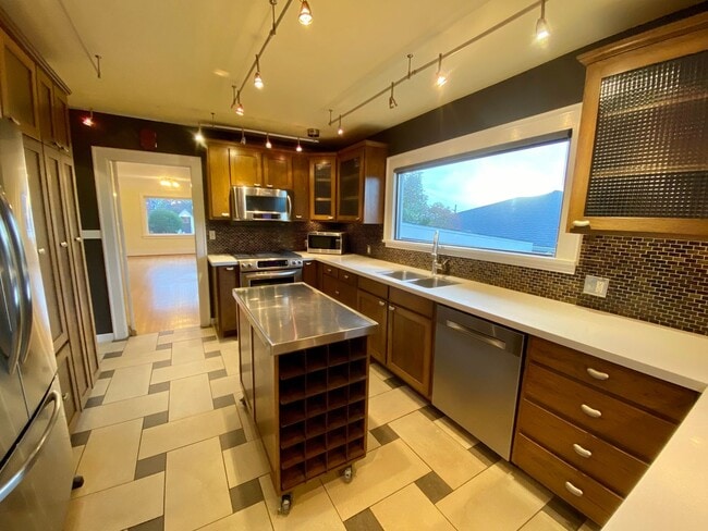 Building Photo - Seattle Home - Phinney Ridge