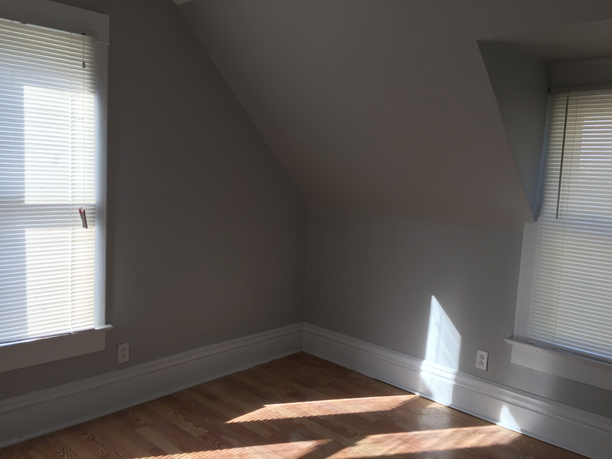 Building Photo - 611 W Madison St