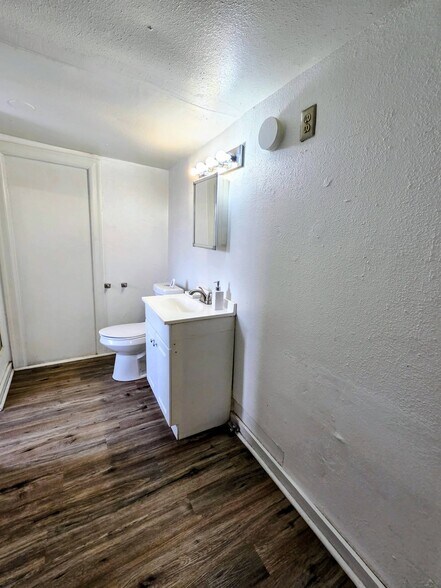 Building Photo - 1008 Runnels St
