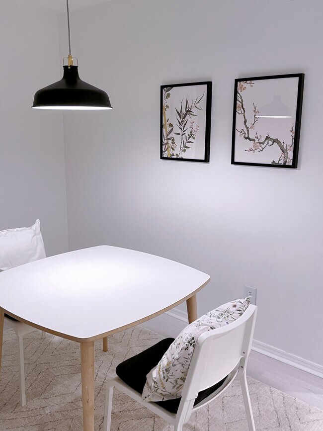 Dinning room. - 7718 Royal Ln