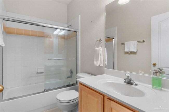 Building Photo - 29 Nicole Dr