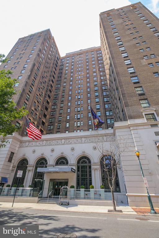 Building Photo - 1701 Locust St