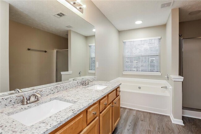 Building Photo - 2355 Delfern Dr NW