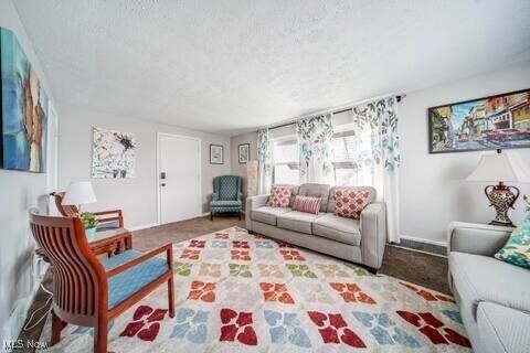 Building Photo - 490 E 222nd St