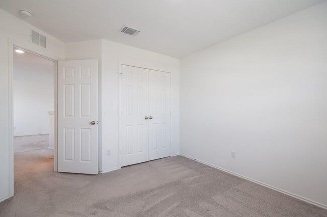 Building Photo - 509 Goat Willow Ln