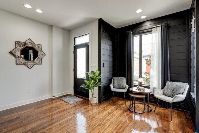 Building Photo - 2506 Dumaine St