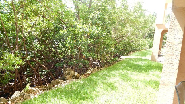 Building Photo - 19877 E Country Club Dr