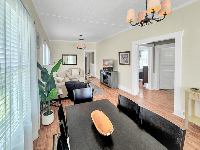 Building Photo - 1504 Christopher Columbus Blvd