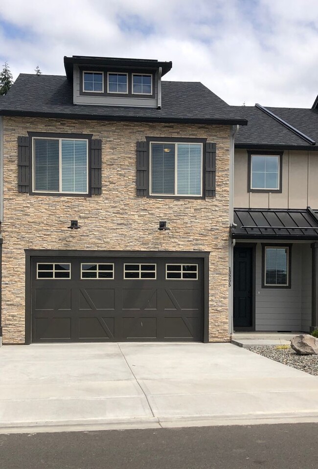 Primary Photo - Beatiful Townhome.