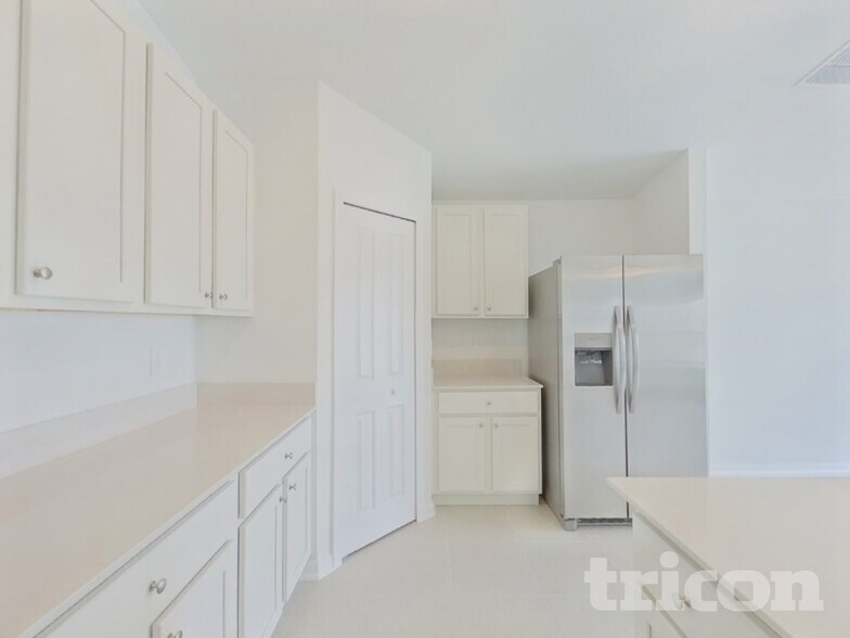 Building Photo - 4664 Yellow Elder Wy