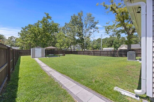 Building Photo - 2066 Central Ave