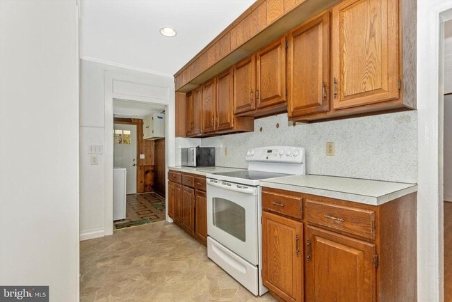 Building Photo - 13634 Glissans Mill Rd