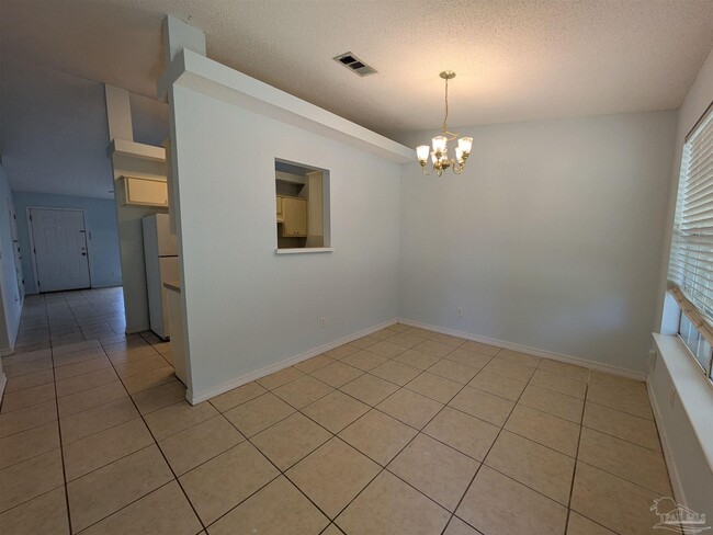 Building Photo - 3359 Green Briar Cir