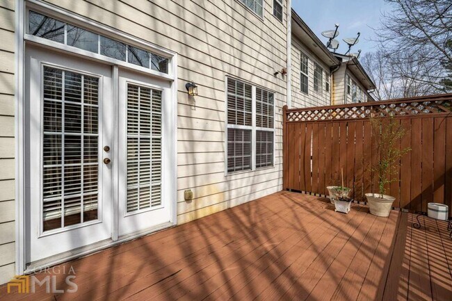 Building Photo - 1732 Highlands View Dr
