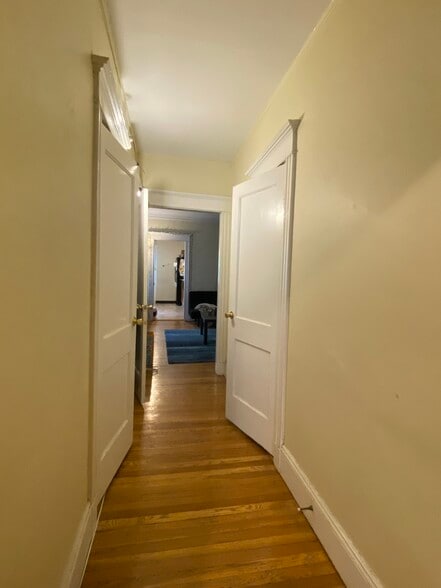 Building Photo - 16 Quint Ave