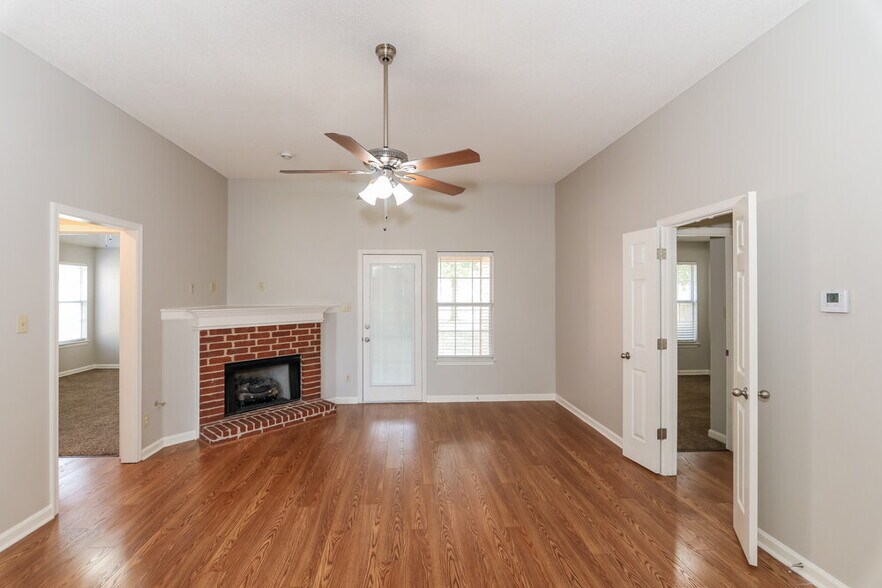 Building Photo - 1262 Breezy Valley Dr