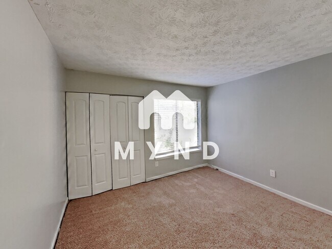 Building Photo - 3575 Oakvale Rd Unit 405