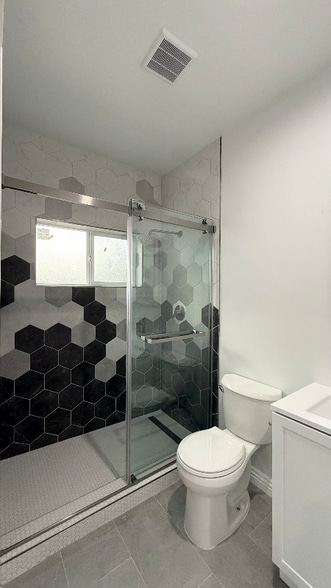 Building Photo - 9455 Luders Ave