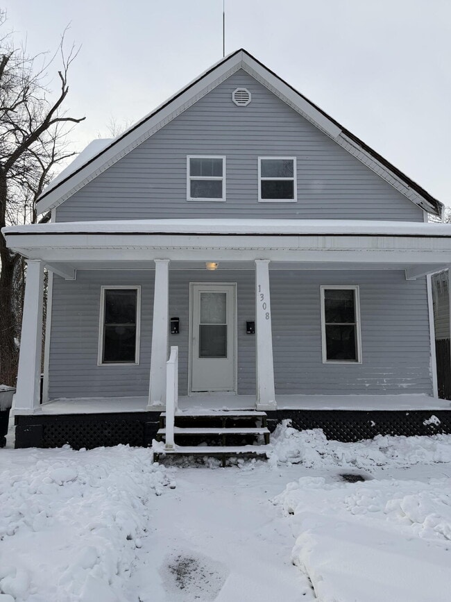 Building Photo - Now Available.  Vouchers accepted!