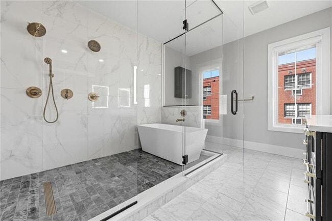 Building Photo - 5133 Fifth Ave