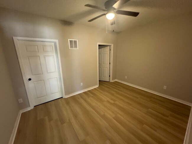 Building Photo - 817-821 Belleview Ave