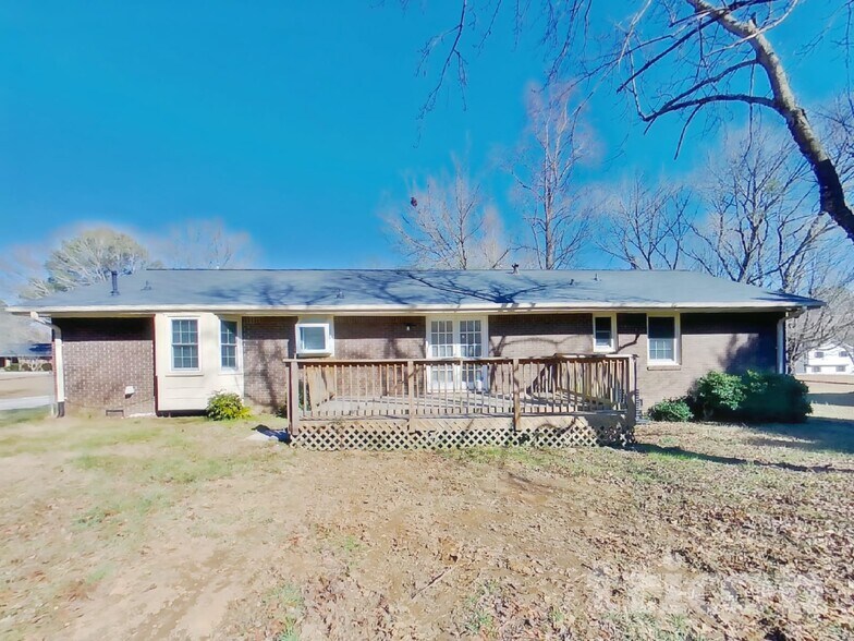 Building Photo - 2807 Alamo Pl